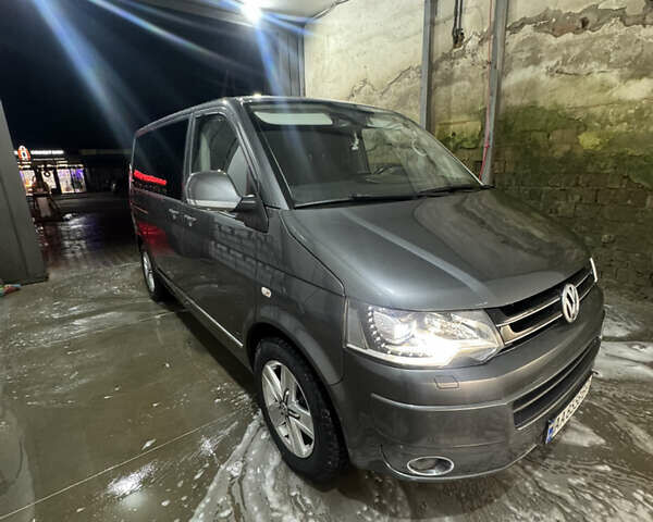 Серый Фольксваген Мультиван, объемом двигателя 1.98 л и пробегом 300 тыс. км за 23000 $, фото 13 на Automoto.ua