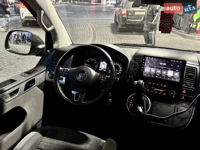 Сірий Фольксваген Мультиван, об'ємом двигуна 1.98 л та пробігом 300 тис. км за 25900 $, фото 12 на Automoto.ua