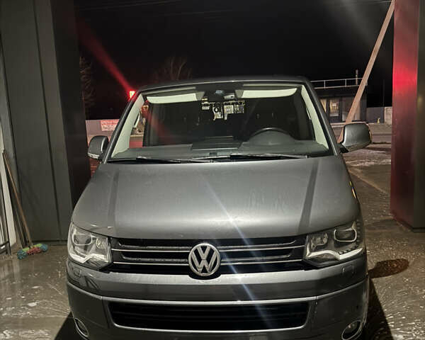 Серый Фольксваген Мультиван, объемом двигателя 1.98 л и пробегом 300 тыс. км за 23000 $, фото 14 на Automoto.ua