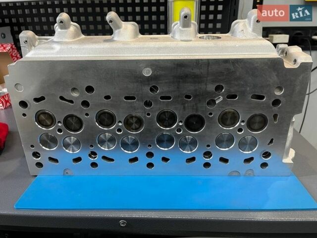 Серый Фольксваген Мультиван, объемом двигателя 1.98 л и пробегом 318 тыс. км за 19000 $, фото 45 на Automoto.ua