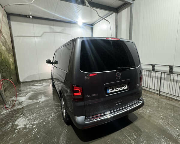 Серый Фольксваген Мультиван, объемом двигателя 1.98 л и пробегом 300 тыс. км за 23000 $, фото 11 на Automoto.ua