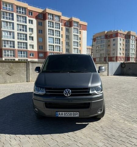 Серый Фольксваген Мультиван, объемом двигателя 1.98 л и пробегом 318 тыс. км за 19000 $, фото 1 на Automoto.ua