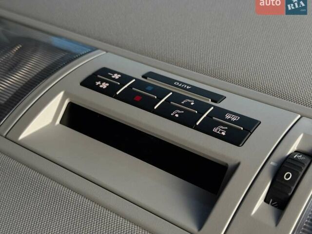 Сірий Фольксваген Мультиван, об'ємом двигуна 1.98 л та пробігом 179 тис. км за 24999 $, фото 33 на Automoto.ua