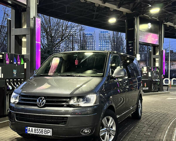 Сірий Фольксваген Мультиван, об'ємом двигуна 1.98 л та пробігом 300 тис. км за 25900 $, фото 3 на Automoto.ua