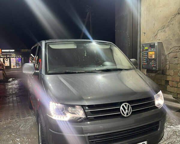 Серый Фольксваген Мультиван, объемом двигателя 1.98 л и пробегом 300 тыс. км за 23000 $, фото 16 на Automoto.ua