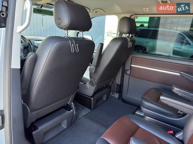 Сірий Фольксваген Мультиван, об'ємом двигуна 1.98 л та пробігом 179 тис. км за 24999 $, фото 27 на Automoto.ua