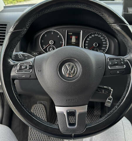 Сірий Фольксваген Мультиван, об'ємом двигуна 1.97 л та пробігом 63 тис. км за 32000 $, фото 4 на Automoto.ua