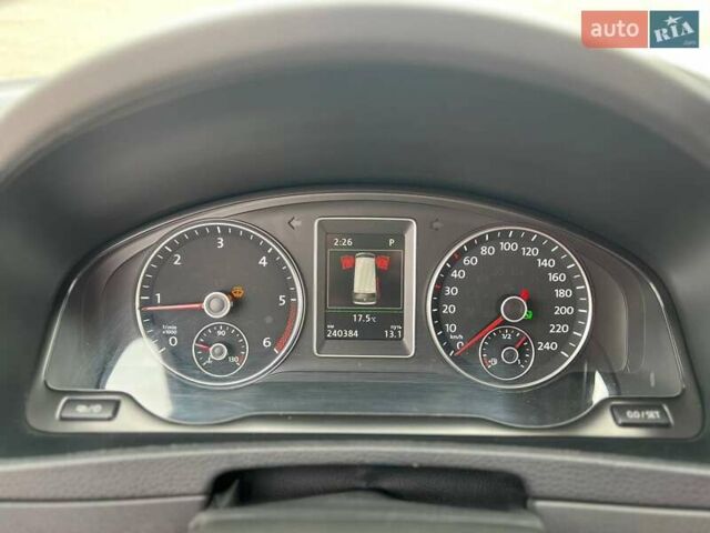 Серый Фольксваген Мультиван, объемом двигателя 1.97 л и пробегом 240 тыс. км за 26500 $, фото 23 на Automoto.ua