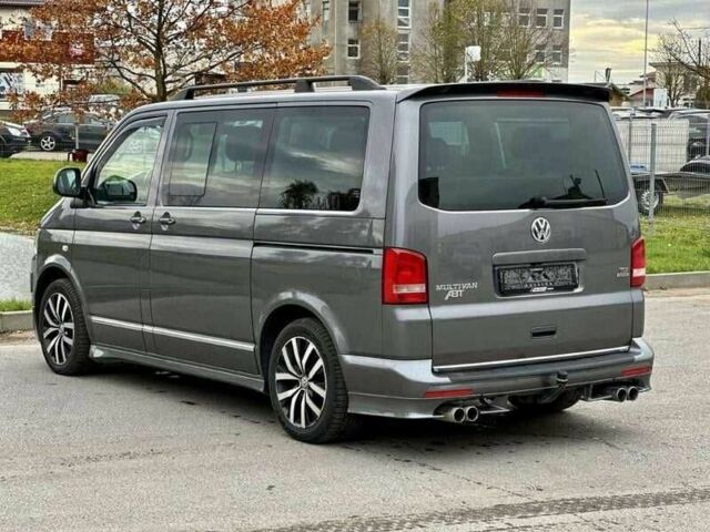 Серый Фольксваген Мультиван, объемом двигателя 2 л и пробегом 180 тыс. км за 9900 $, фото 19 на Automoto.ua