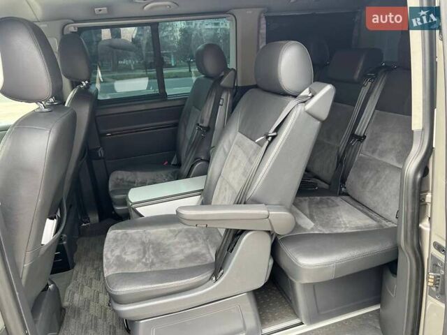 Серый Фольксваген Мультиван, объемом двигателя 1.97 л и пробегом 240 тыс. км за 26500 $, фото 14 на Automoto.ua