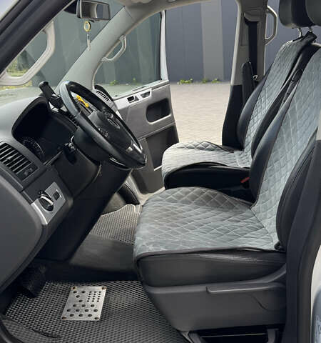 Сірий Фольксваген Мультиван, об'ємом двигуна 1.97 л та пробігом 63 тис. км за 32000 $, фото 7 на Automoto.ua