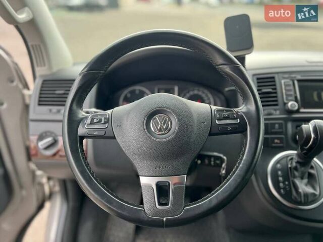 Серый Фольксваген Мультиван, объемом двигателя 1.97 л и пробегом 240 тыс. км за 26500 $, фото 17 на Automoto.ua