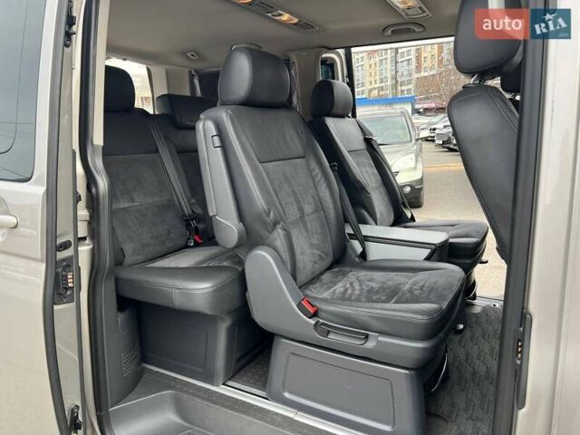 Серый Фольксваген Мультиван, объемом двигателя 1.97 л и пробегом 240 тыс. км за 26500 $, фото 20 на Automoto.ua