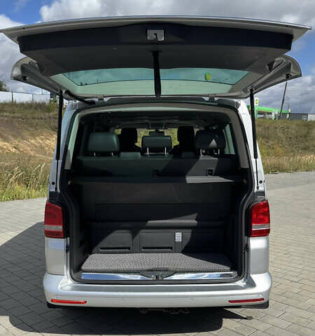 Сірий Фольксваген Мультиван, об'ємом двигуна 1.97 л та пробігом 63 тис. км за 32000 $, фото 2 на Automoto.ua