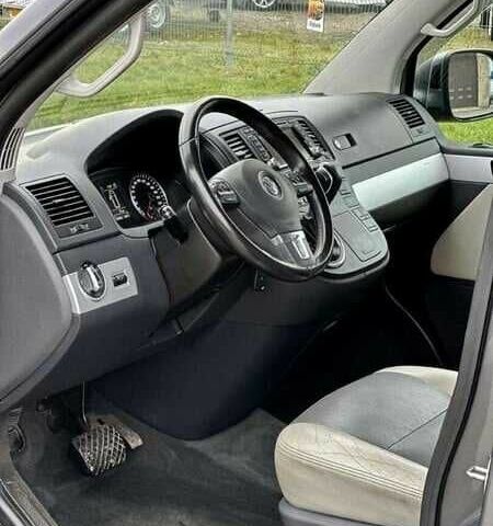 Серый Фольксваген Мультиван, объемом двигателя 2 л и пробегом 180 тыс. км за 9900 $, фото 23 на Automoto.ua