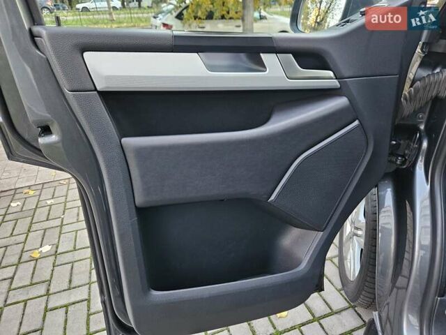 Серый Фольксваген Мультиван, объемом двигателя 1.97 л и пробегом 206 тыс. км за 43890 $, фото 17 на Automoto.ua