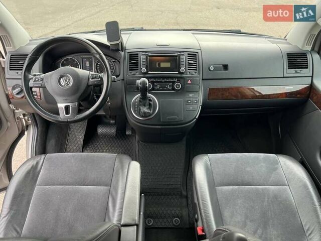 Серый Фольксваген Мультиван, объемом двигателя 1.97 л и пробегом 240 тыс. км за 26500 $, фото 15 на Automoto.ua