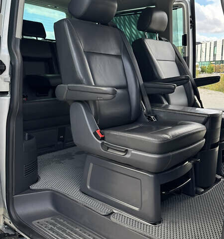 Сірий Фольксваген Мультиван, об'ємом двигуна 1.97 л та пробігом 63 тис. км за 32000 $, фото 9 на Automoto.ua