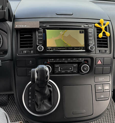 Сірий Фольксваген Мультиван, об'ємом двигуна 1.97 л та пробігом 63 тис. км за 32000 $, фото 5 на Automoto.ua