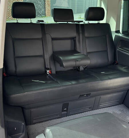 Сірий Фольксваген Мультиван, об'ємом двигуна 1.97 л та пробігом 63 тис. км за 32000 $, фото 11 на Automoto.ua