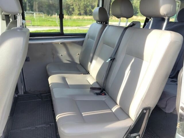 Серый Фольксваген Мультиван, объемом двигателя 2 л и пробегом 178 тыс. км за 10300 $, фото 12 на Automoto.ua