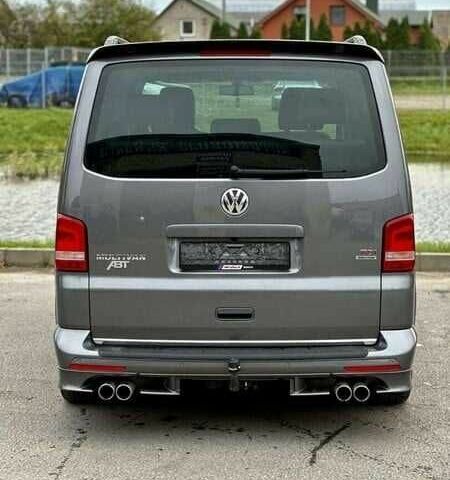 Серый Фольксваген Мультиван, объемом двигателя 2 л и пробегом 180 тыс. км за 9900 $, фото 15 на Automoto.ua