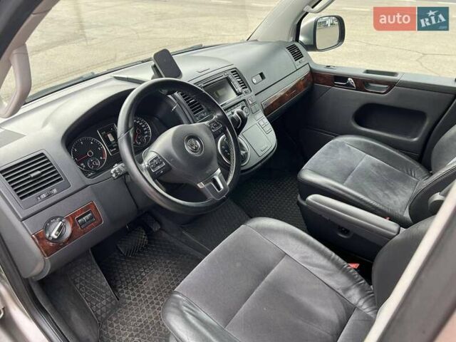 Серый Фольксваген Мультиван, объемом двигателя 1.97 л и пробегом 240 тыс. км за 26500 $, фото 13 на Automoto.ua
