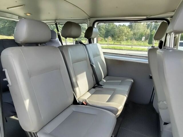 Серый Фольксваген Мультиван, объемом двигателя 2 л и пробегом 178 тыс. км за 10300 $, фото 14 на Automoto.ua