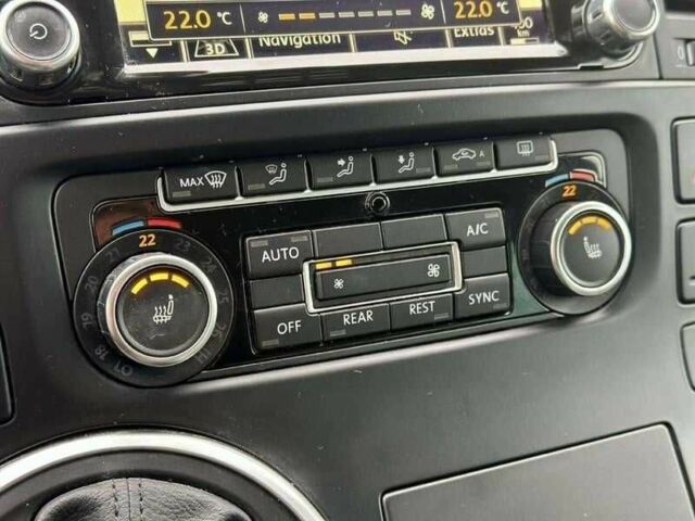 Серый Фольксваген Мультиван, объемом двигателя 2 л и пробегом 180 тыс. км за 9900 $, фото 8 на Automoto.ua