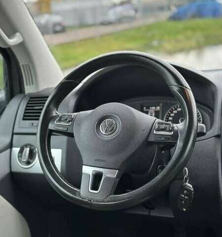 Серый Фольксваген Мультиван, объемом двигателя 2 л и пробегом 180 тыс. км за 9900 $, фото 17 на Automoto.ua