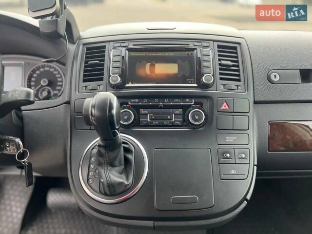 Серый Фольксваген Мультиван, объемом двигателя 1.97 л и пробегом 240 тыс. км за 26500 $, фото 16 на Automoto.ua