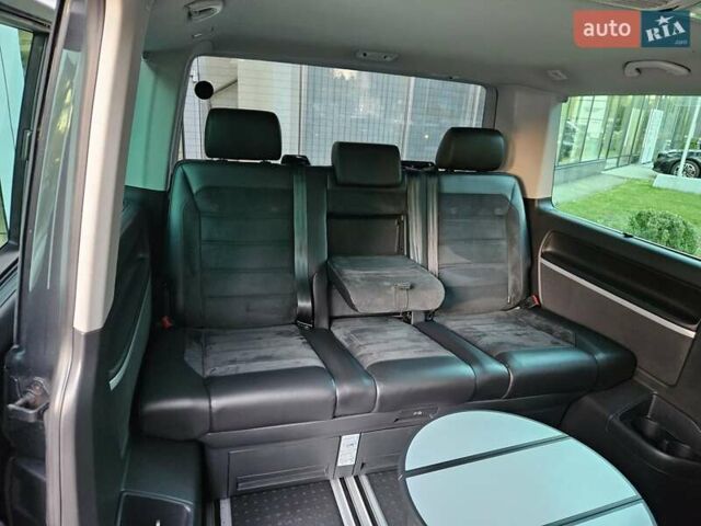 Серый Фольксваген Мультиван, объемом двигателя 1.97 л и пробегом 206 тыс. км за 43890 $, фото 43 на Automoto.ua