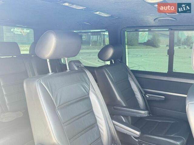 Серый Фольксваген Мультиван, объемом двигателя 2 л и пробегом 270 тыс. км за 37500 $, фото 11 на Automoto.ua