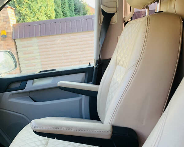 Сірий Фольксваген Мультиван, об'ємом двигуна 2 л та пробігом 164 тис. км за 32900 $, фото 20 на Automoto.ua