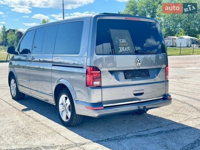 Серый Фольксваген Мультиван, объемом двигателя 2 л и пробегом 270 тыс. км за 37500 $, фото 6 на Automoto.ua
