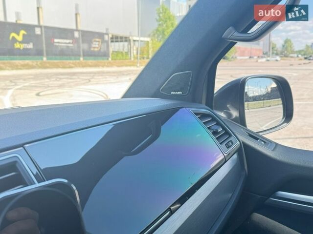 Серый Фольксваген Мультиван, объемом двигателя 2 л и пробегом 270 тыс. км за 37500 $, фото 14 на Automoto.ua