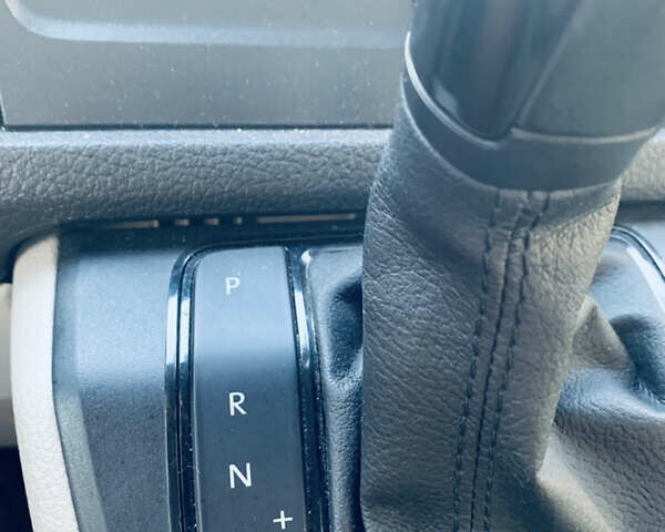 Сірий Фольксваген Мультиван, об'ємом двигуна 2 л та пробігом 164 тис. км за 32900 $, фото 29 на Automoto.ua