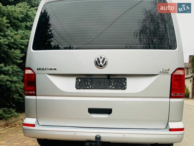 Серый Фольксваген Мультиван, объемом двигателя 2 л и пробегом 167 тыс. км за 31900 $, фото 3 на Automoto.ua