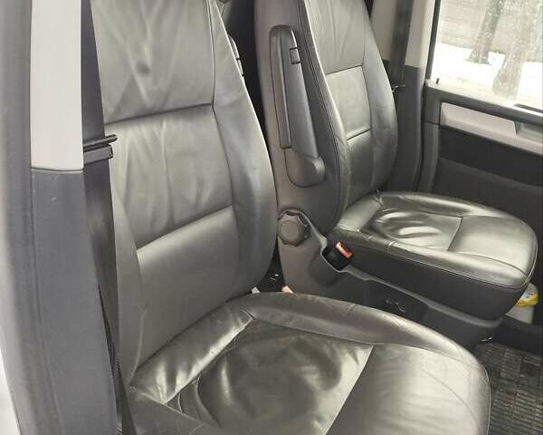 Сірий Фольксваген Мультиван, об'ємом двигуна 1.97 л та пробігом 184 тис. км за 34000 $, фото 7 на Automoto.ua