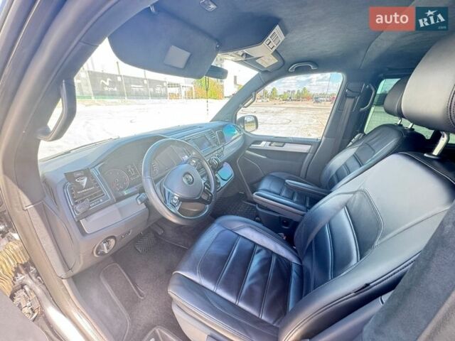 Серый Фольксваген Мультиван, объемом двигателя 2 л и пробегом 270 тыс. км за 37500 $, фото 17 на Automoto.ua