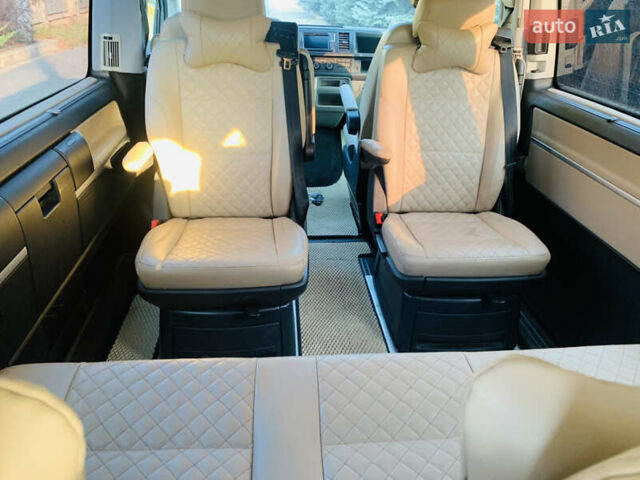 Сірий Фольксваген Мультиван, об'ємом двигуна 2 л та пробігом 164 тис. км за 32900 $, фото 25 на Automoto.ua