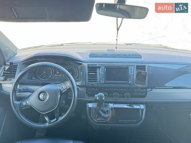 Серый Фольксваген Мультиван, объемом двигателя 2 л и пробегом 270 тыс. км за 37500 $, фото 19 на Automoto.ua