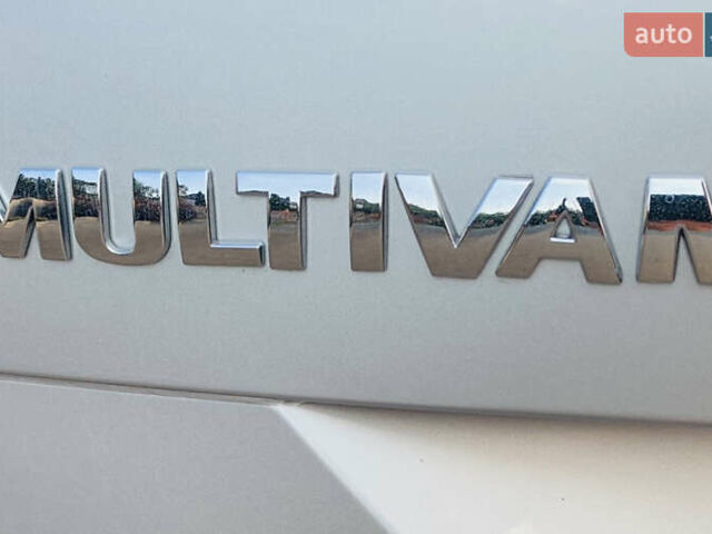 Сірий Фольксваген Мультиван, об'ємом двигуна 2 л та пробігом 168 тис. км за 32900 $, фото 4 на Automoto.ua