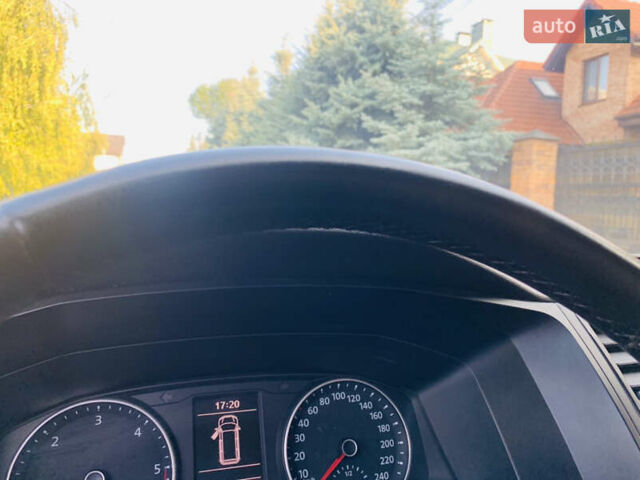Сірий Фольксваген Мультиван, об'ємом двигуна 2 л та пробігом 167 тис. км за 32900 $, фото 36 на Automoto.ua