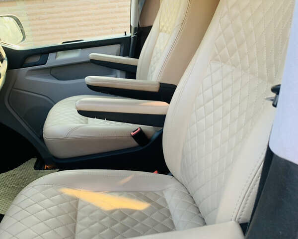 Сірий Фольксваген Мультиван, об'ємом двигуна 2 л та пробігом 164 тис. км за 32900 $, фото 17 на Automoto.ua