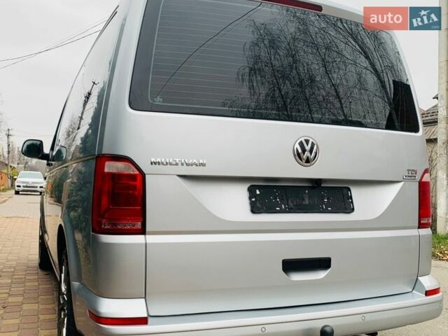 Серый Фольксваген Мультиван, объемом двигателя 2 л и пробегом 167 тыс. км за 32500 $, фото 5 на Automoto.ua