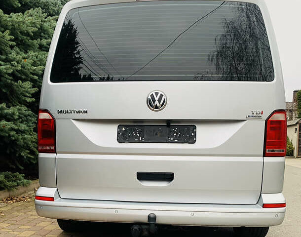 Сірий Фольксваген Мультиван, об'ємом двигуна 2 л та пробігом 164 тис. км за 32900 $, фото 4 на Automoto.ua