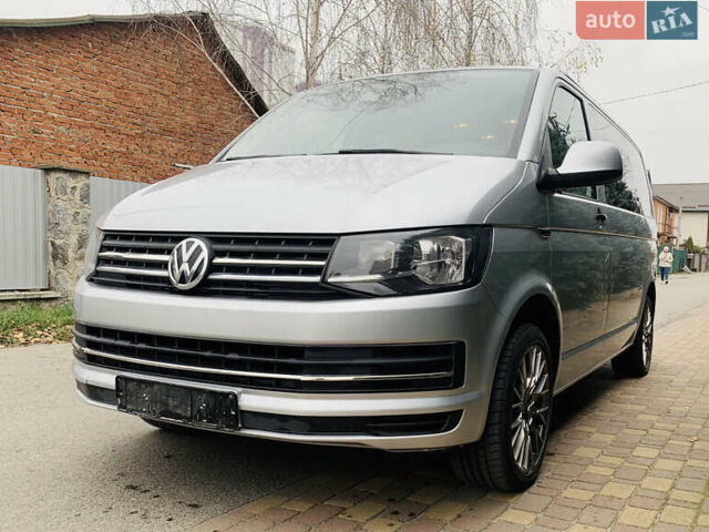 Сірий Фольксваген Мультиван, об'ємом двигуна 2 л та пробігом 168 тис. км за 32900 $, фото 1 на Automoto.ua