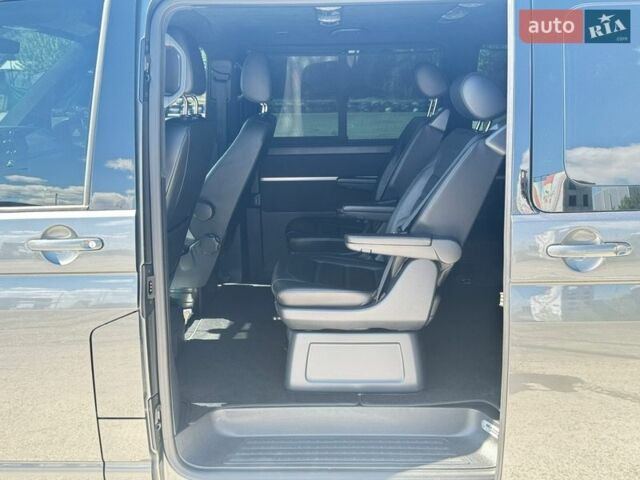 Серый Фольксваген Мультиван, объемом двигателя 2 л и пробегом 270 тыс. км за 37500 $, фото 7 на Automoto.ua