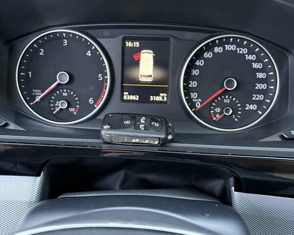 Серый Фольксваген Мультиван, объемом двигателя 1.97 л и пробегом 83 тыс. км за 49000 $, фото 2 на Automoto.ua